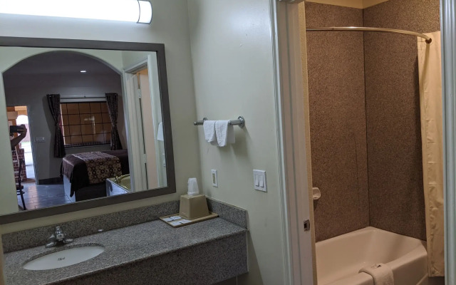 Regency Inn And Suites Galena