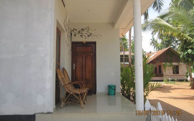 M R Beach & Cottages