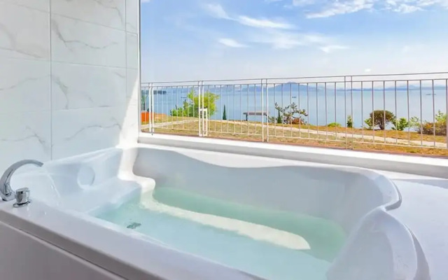 Yeosu Marine Terrace Poolvilla