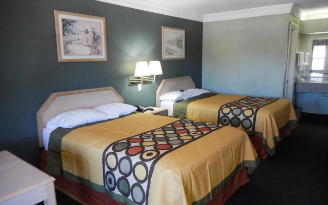 Motel 6 Marshall, TX