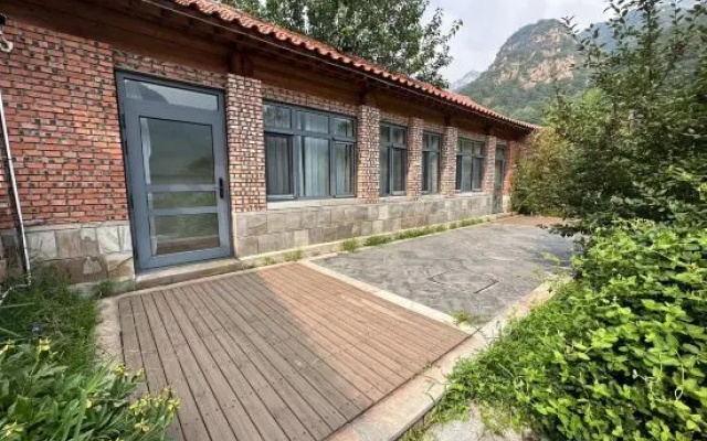 Jinta Xiangu Holiday Town – Outside – Beijing