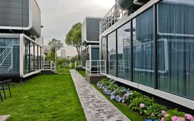 UMI Capsule Homestay (Donghu Shili)