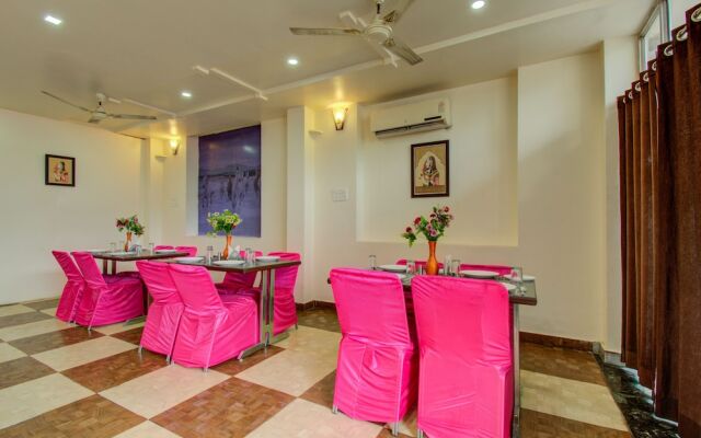 Capital O 16579 Hotel Dream Palace