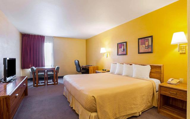Rodeway Inn & Suites