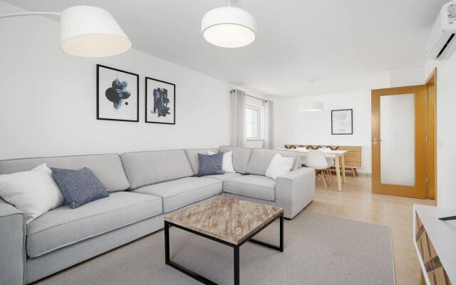 Sunlit Cabanas de Tavira Apartment by Ideal Homes