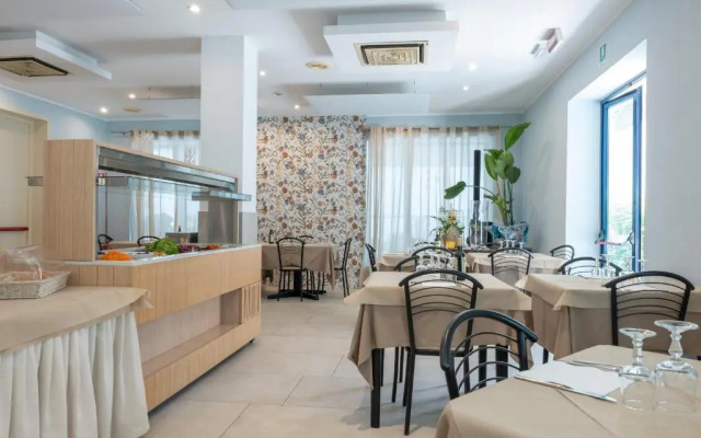 Hotel Thea
