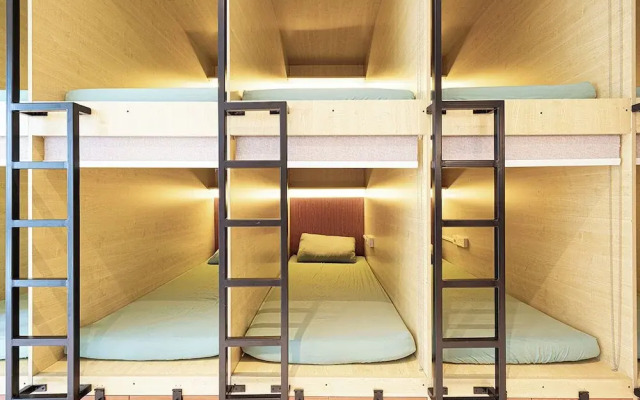 Next'House - Business Boulevard Hostel