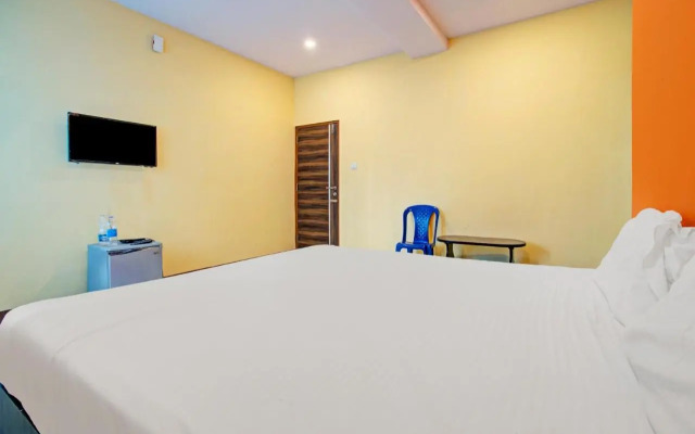 OYO Flagship 80593 Rk Club House