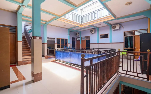 RedDoorz Syariah near Alun Alun Bojonegoro