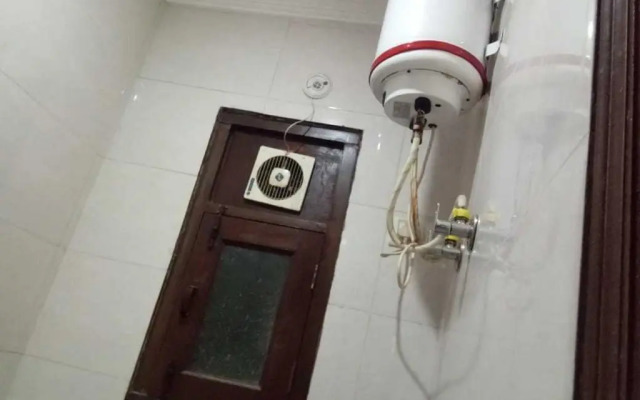 Capital O 93478 Airport Icon Inn