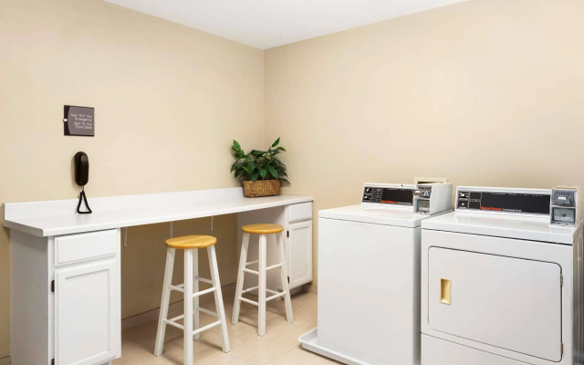 Homewood Suites by Hilton Toledo-Maumee