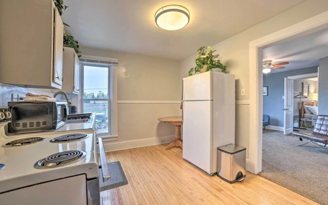 Manistee House w/ Deck: 1/2 Mi to Riverwalk!