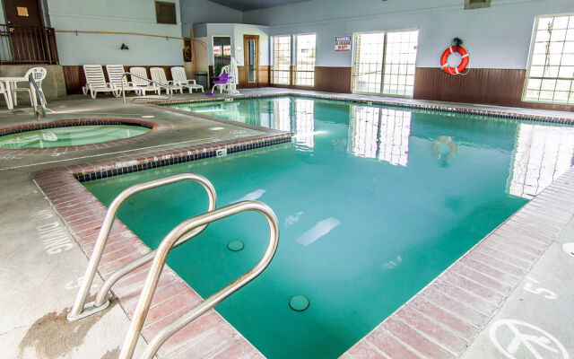 Rodeway Inn & Suites