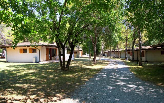 Semi-detached bungalow with terrace not far from the sea