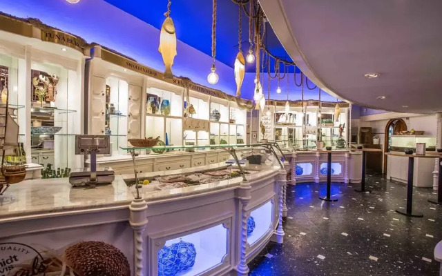 Hotel & Restaurant Infinity