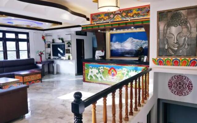 Alpine Hills Hotel