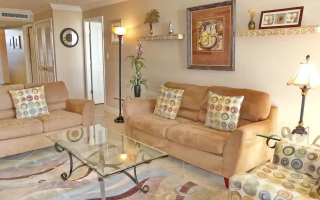 South Seas Tower 4-704