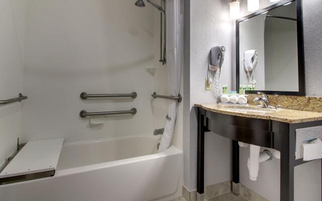 Holiday Inn Express Hotel & Suites Natchez South by IHG