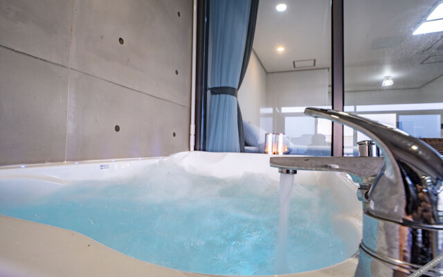 Yeosu wellstay pool villa