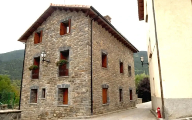 Apartamentos La Borda de Marco