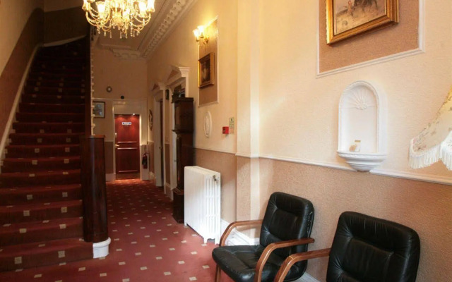 Clifton Hotel