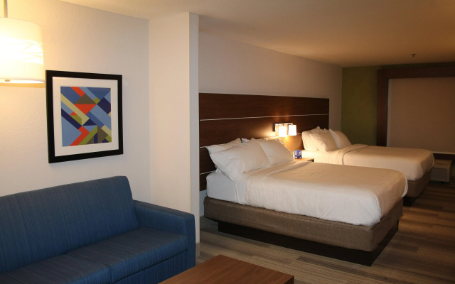 Holiday Inn Express & Suites Douglas by IHG