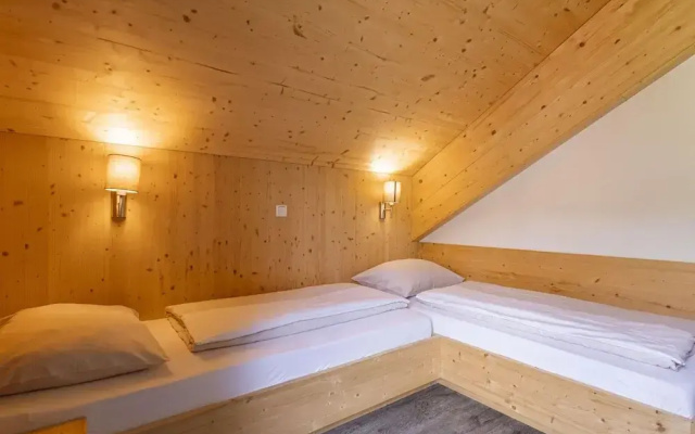 Modern Chalet With Whirlpool