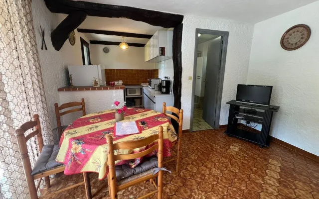 Small Holiday Home With Private Terrace and Shared Garden, Cagnes-sur-mer