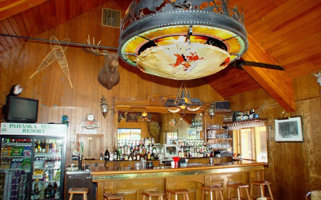Pahaska Tepee Resort