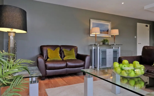 Contemporary Apartment Close to Aberdeen City Centre