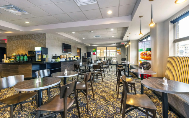 Quality Inn and Suites Petawawa