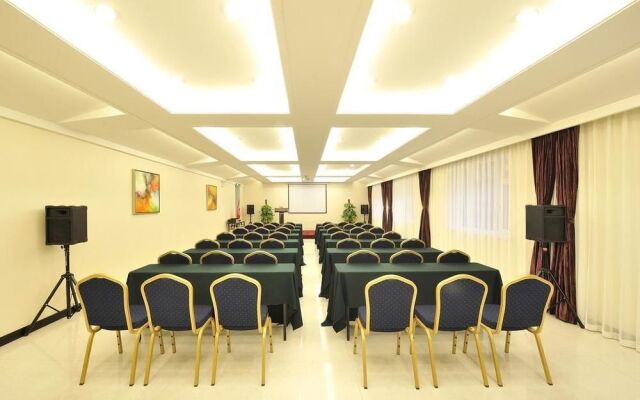 Wanjia Lakefront Hotel Changchun