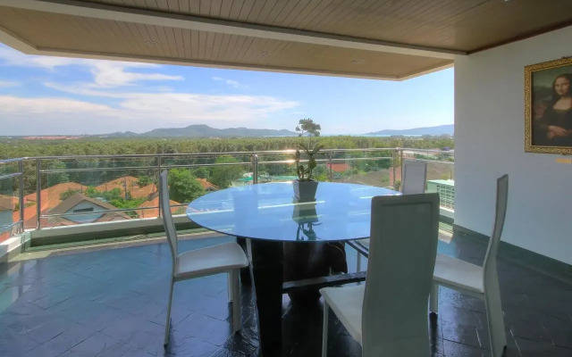 Penthouse Gallery Luxury Service Apartment