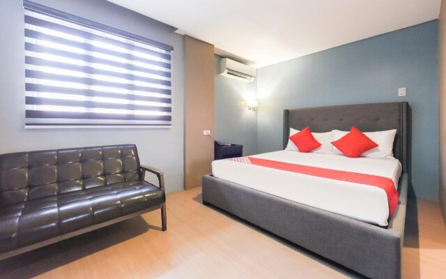 OYO 111 The Chipper Hotel