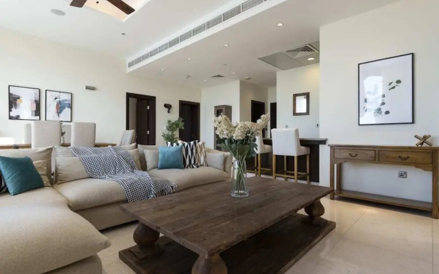 Breathtaking Views, Relaxing Apt @ The Palm