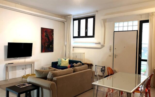 Inviting 2-bed Apartment in Milano