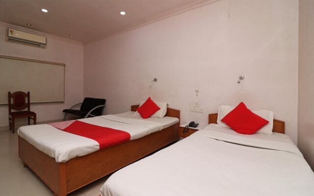 Hotel Monohar Inn By OYO Rooms