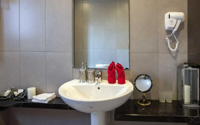 Loumage Suites & Spa Seef