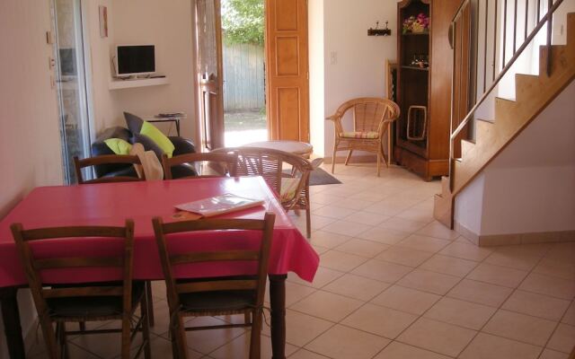 Cozy Holiday Home in Uzer with Swimming Pool