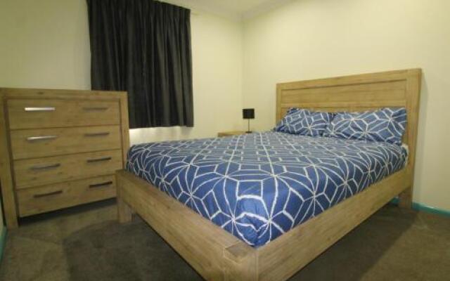 Bombora, 3/4 East Street