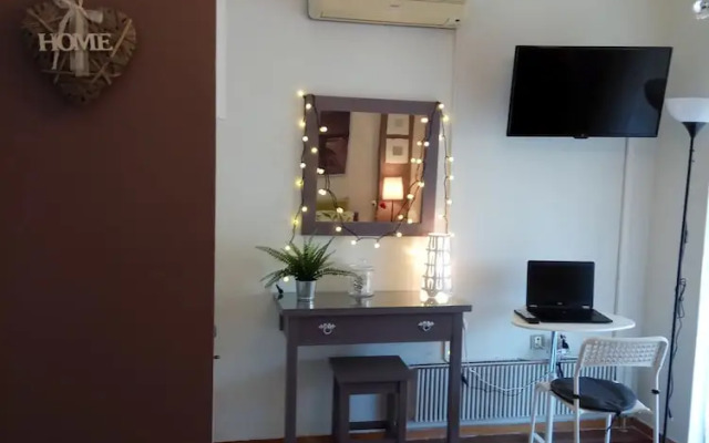 Top floor cozy apartment near the beach