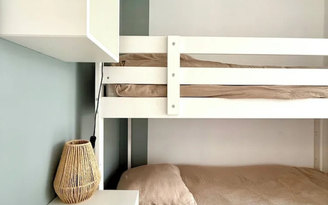 Spacious duplex in the center