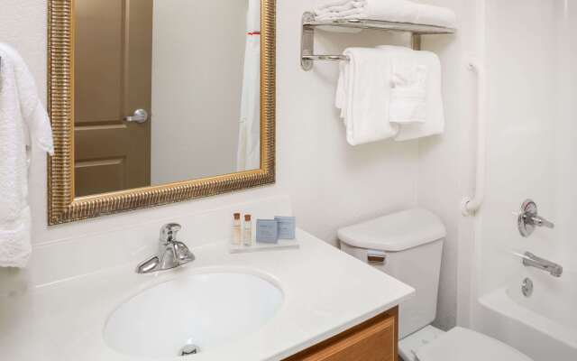 Hawthorn Extended Stay by Wyndham Panama City Beach