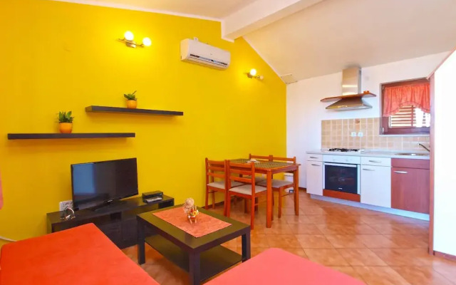 Apartment 990