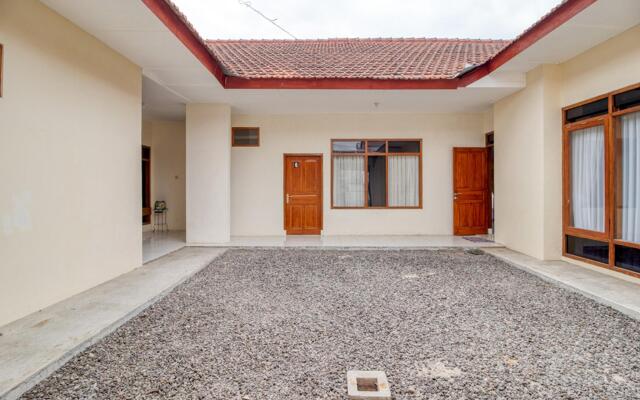 RedDoorz near Universitas Gajah Mada