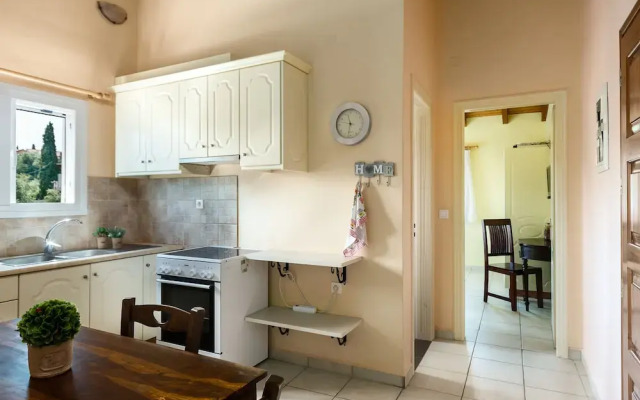 Aloe Apartments by Konnect, 500m from Dassia Beach