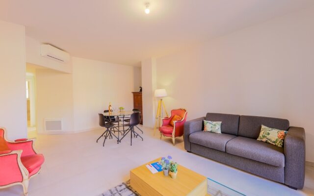 Le Williams AP4177 by Riviera holiday Homes