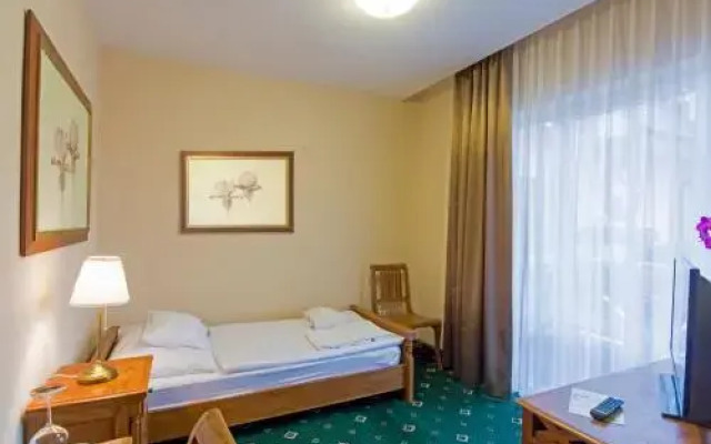 Orchidea Hotel Lipót