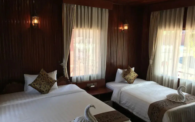 Rattanakvisal Boutique