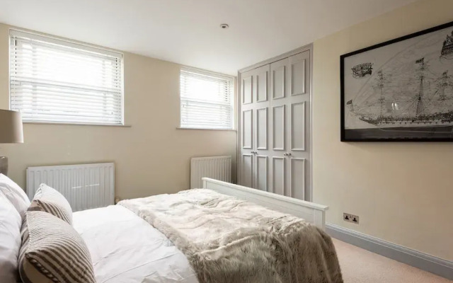 The Luxe Chelsea Townhouse